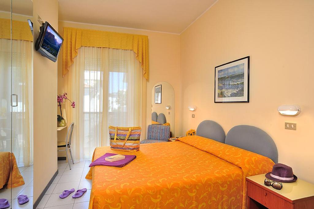 Hotel Venezia Римини Екстериор снимка