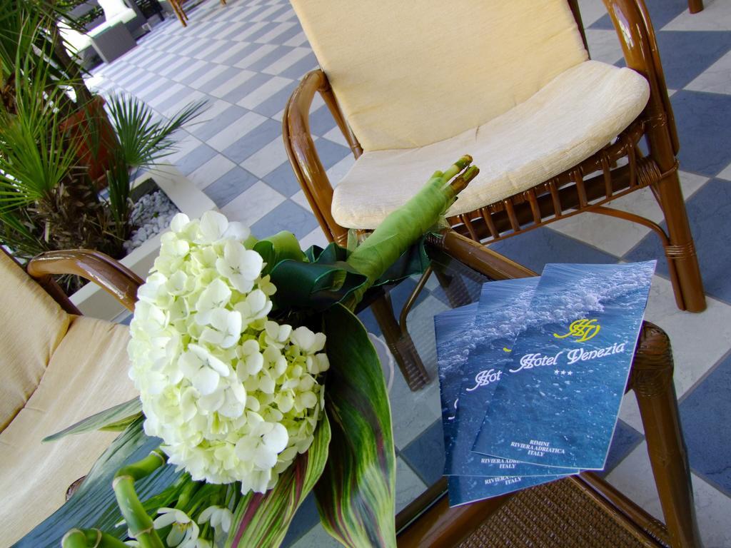 Hotel Venezia Римини Екстериор снимка