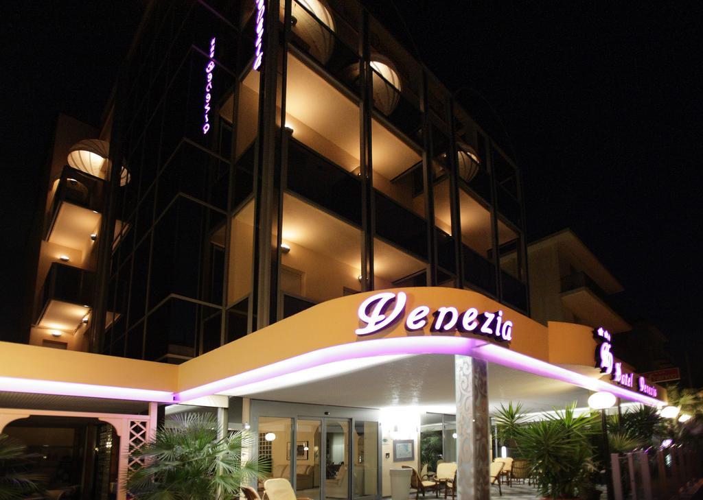 Hotel Venezia Римини Екстериор снимка