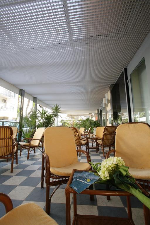 Hotel Venezia Римини Екстериор снимка