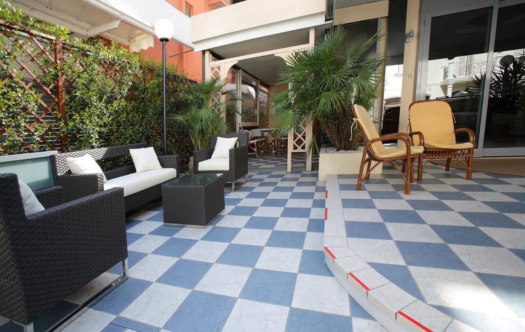 Hotel Venezia Римини Екстериор снимка