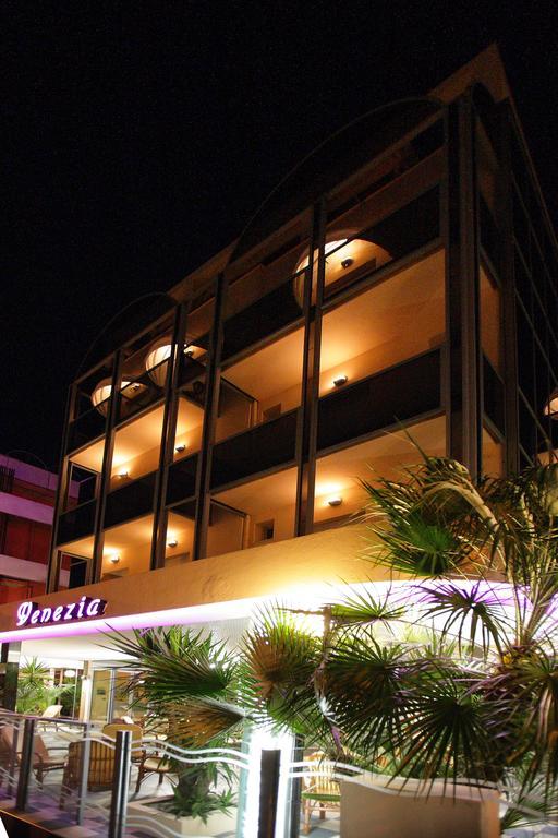 Hotel Venezia Римини Екстериор снимка
