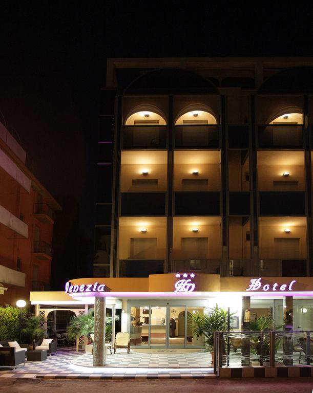 Hotel Venezia Римини Екстериор снимка
