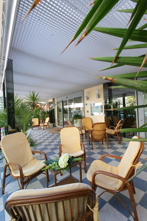 Hotel Venezia Римини Екстериор снимка