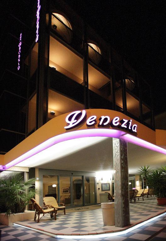 Hotel Venezia Римини Екстериор снимка
